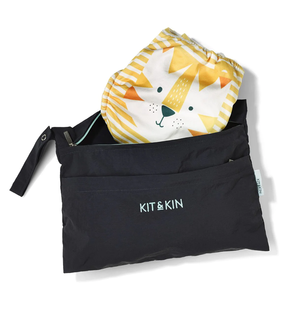 kit-and-kin-waterproof-nappy-wallet-open.png