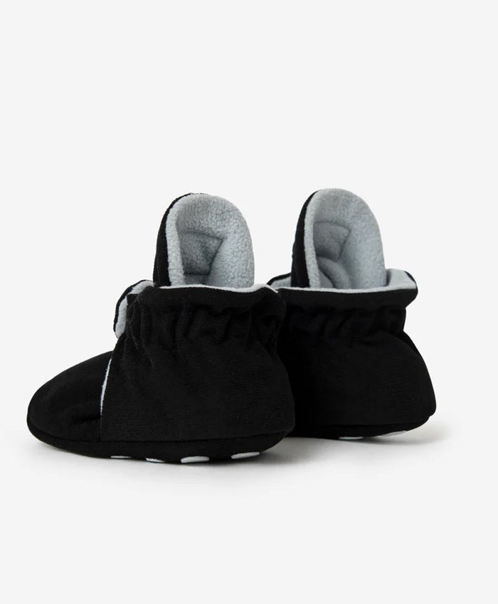 kings-_-rebels-gamuza-baby-booties-gripper-black-4.jpg