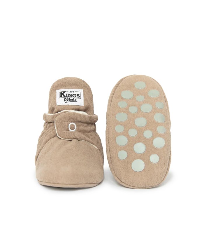 Kings & Rebels | Gripper Gamuza Baby Booties - Cafe