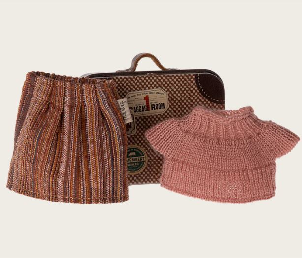 Maileg | Grandma Mouse - Knitted Blouse, & Skirt in Suitcase